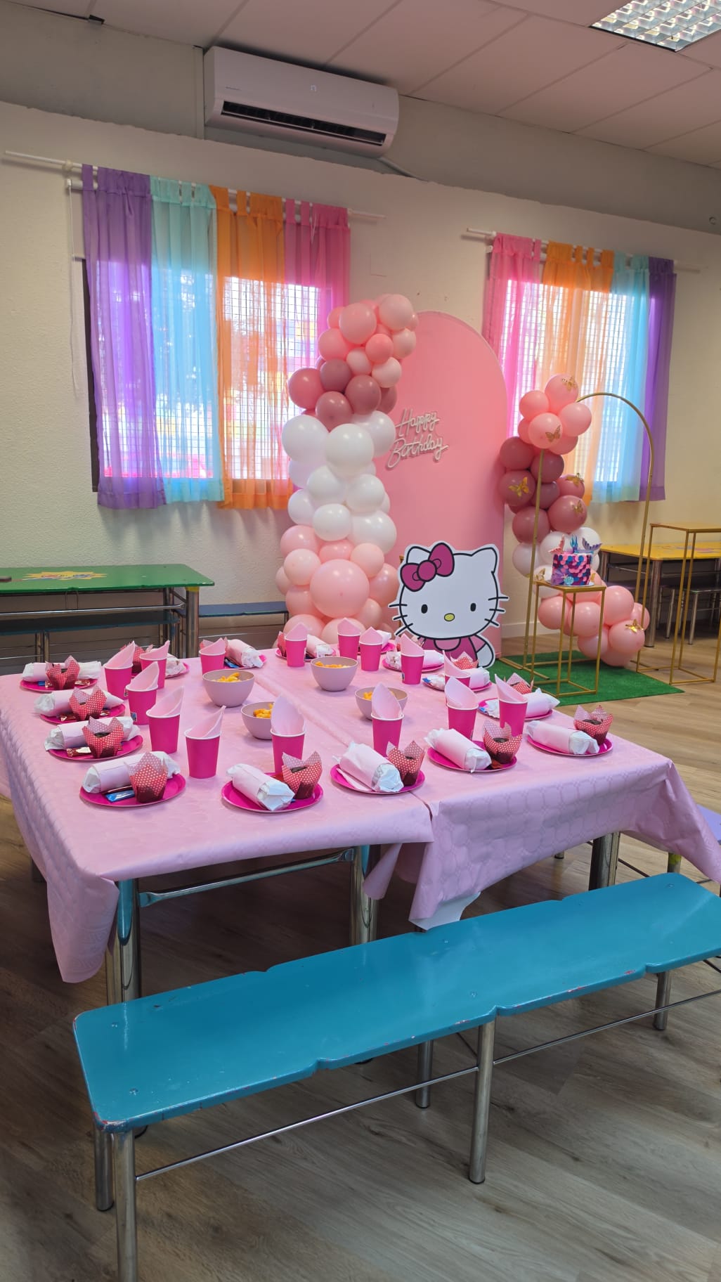 Mesa Hello Kitty